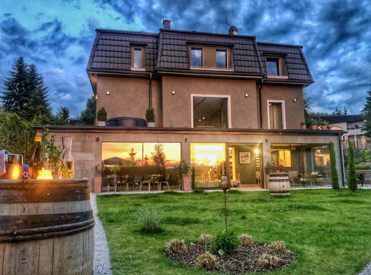 Villa Bricola - Boutique Apartments Карлови Вари Екстериор снимка
